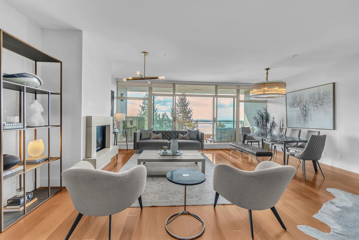 Living Room Photo of 702 3335 Cypress Place, West Vancouver, BC