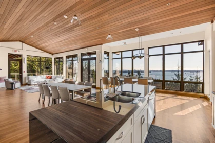 Hot Tub / Spa Photo of 702 3335 Cypress Place, West Vancouver, BC