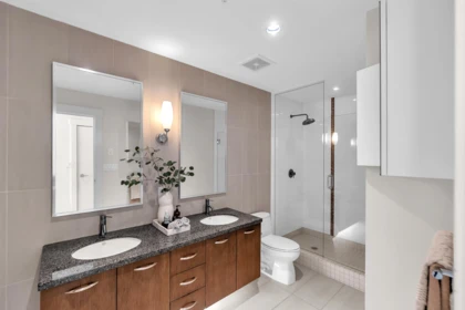 Laundry Room Photo of 702 3335 Cypress Place, West Vancouver, BC