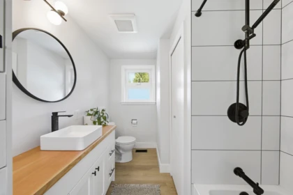 Hallway Photo of 308 Mount Royal Drive, Port Moody, BC