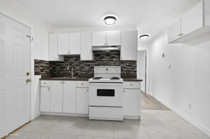 Hot Tub / Spa Photo of 6280 137b Street, Surrey, BC