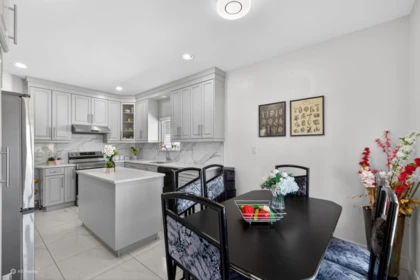 Laundry Room Photo of 6280 137b Street, Surrey, BC