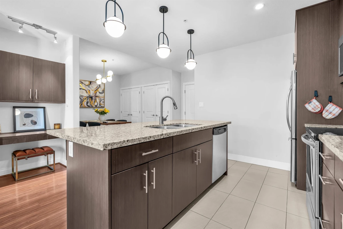 Family Room Photo of 223 2970 King George Boulevard, Surrey, BC