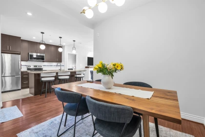 Kitchen Island Photo of 223 2970 King George Boulevard, Surrey, BC