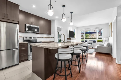 223 2970 King George Boulevard, Surrey, BC, Surrey — Apartment/Condo for sale