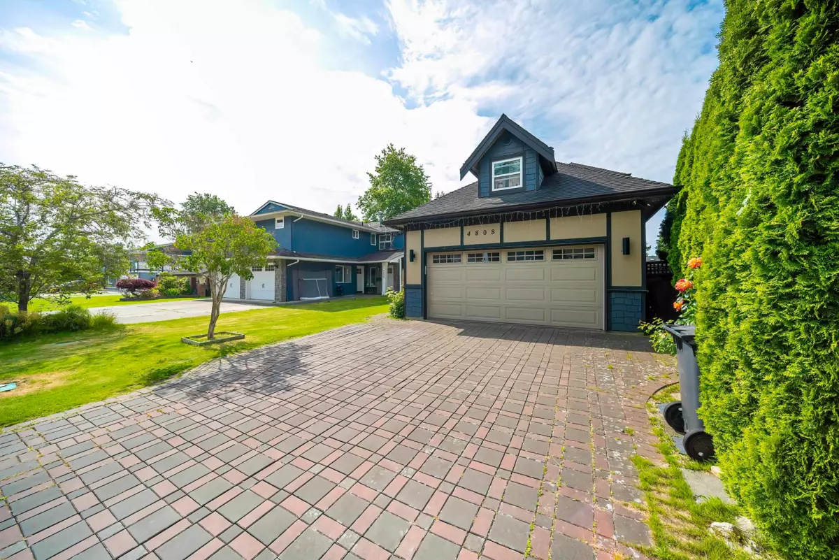 Living Room Photo of 4808 Bonavista Drive, Richmond, BC