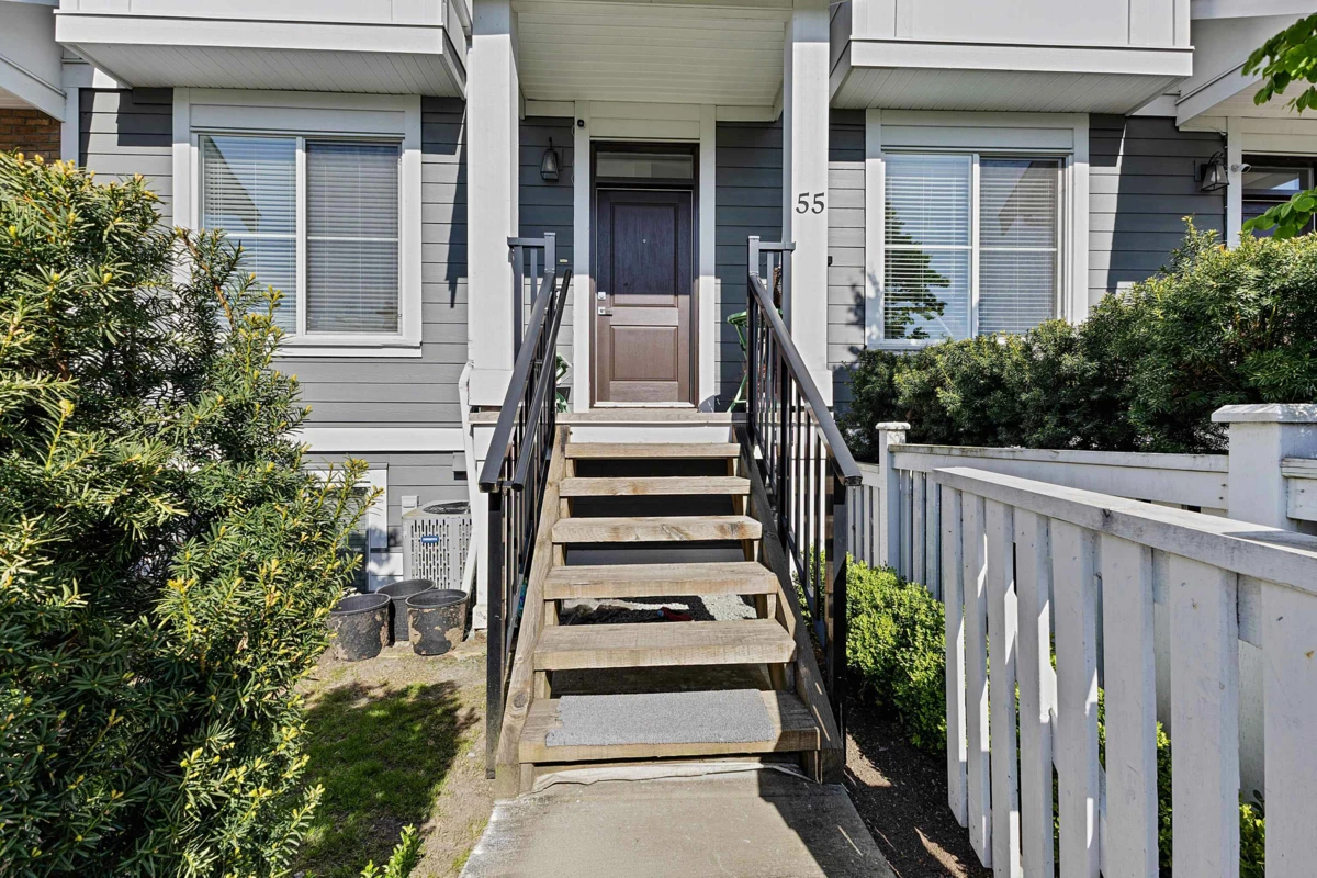 Living Room Photo of 55 14355 62 Avenue, Surrey, BC