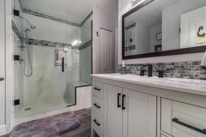 Primary Bathroom Photo of 8 45435 Knight Road, Chilliwack, BC