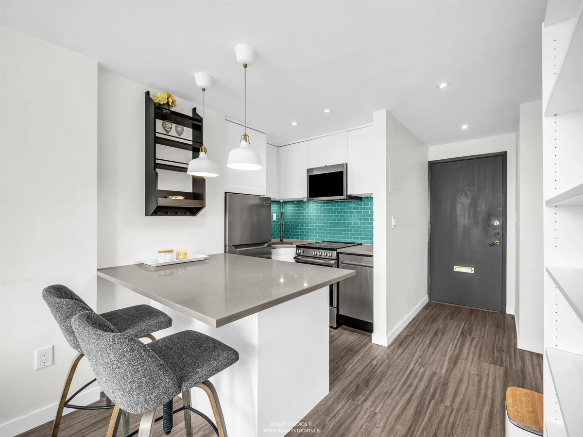 Dining Area Photo of 501 1250 Burnaby Street, Vancouver, BC