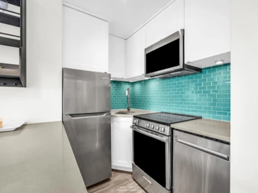 Kitchen Island Photo of 501 1250 Burnaby Street, Vancouver, BC