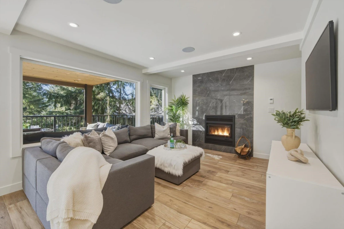 Dining Area Photo of 8353 Rainbow Drive, Whistler, BC
