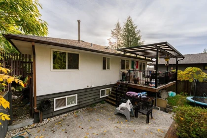 Garden / Landscaping Photo of 4377 Mountain Highway, North Vancouver, BC
