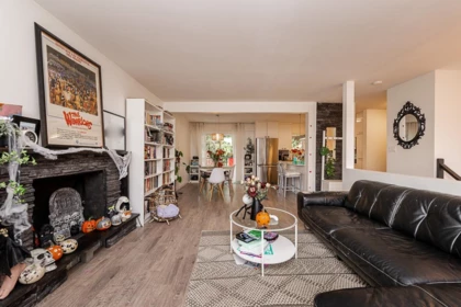 Kitchen Photo of 4377 Mountain Highway, North Vancouver, BC