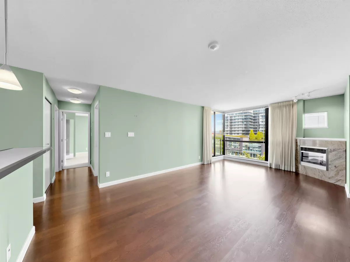 Dining Area Photo of 824 7831 Westminster Highway, Richmond, BC