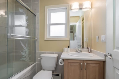 Entry Foyer Photo of 7625 151a Street, Surrey, BC