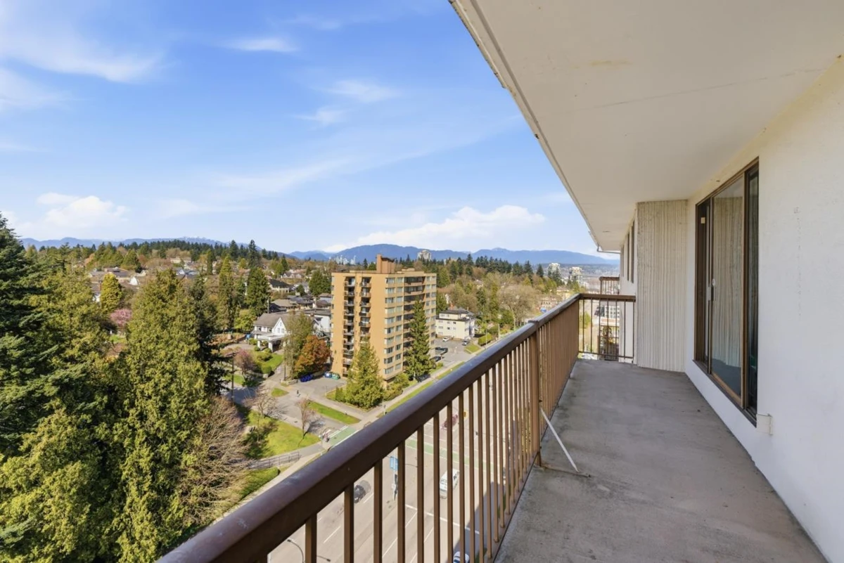 Living Room Photo of 1605 320 Royal Avenue, New Westminster, BC
