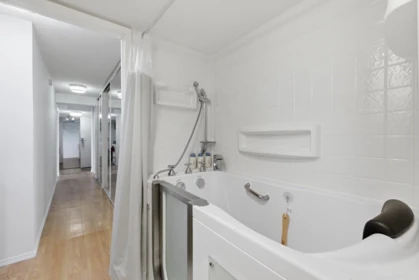 Mudroom Photo of 1605 320 Royal Avenue, New Westminster, BC