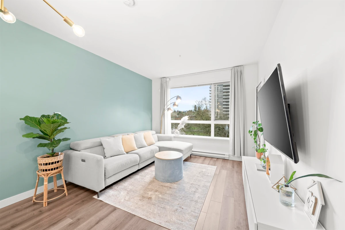 Family Room Photo of 515 2188 Madison Avenue, Burnaby, BC