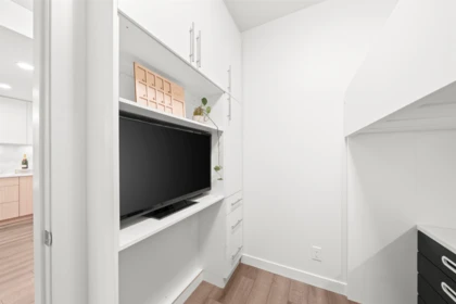 Mudroom Photo of 515 2188 Madison Avenue, Burnaby, BC