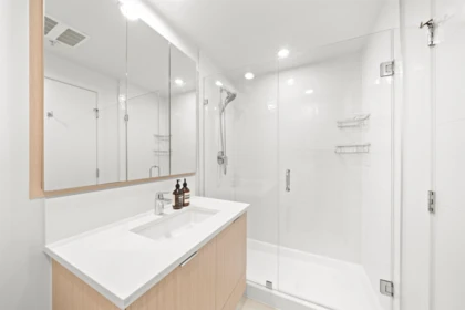 Powder Room Photo of 515 2188 Madison Avenue, Burnaby, BC