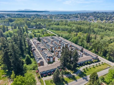 Community Amenities Photo (Clubhouse) of 173 16433 19 Avenue, Surrey, BC