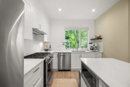 Kitchen Island Photo of 173 16433 19 Avenue, Surrey, BC