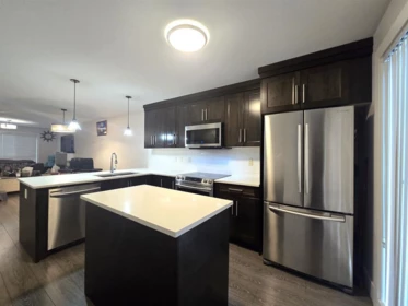 Kitchen Photo of 11 32138 George Ferguson Way, Abbotsford, BC