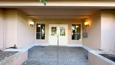 Entry Foyer Photo of 302 14980 101a Avenue, Surrey, BC