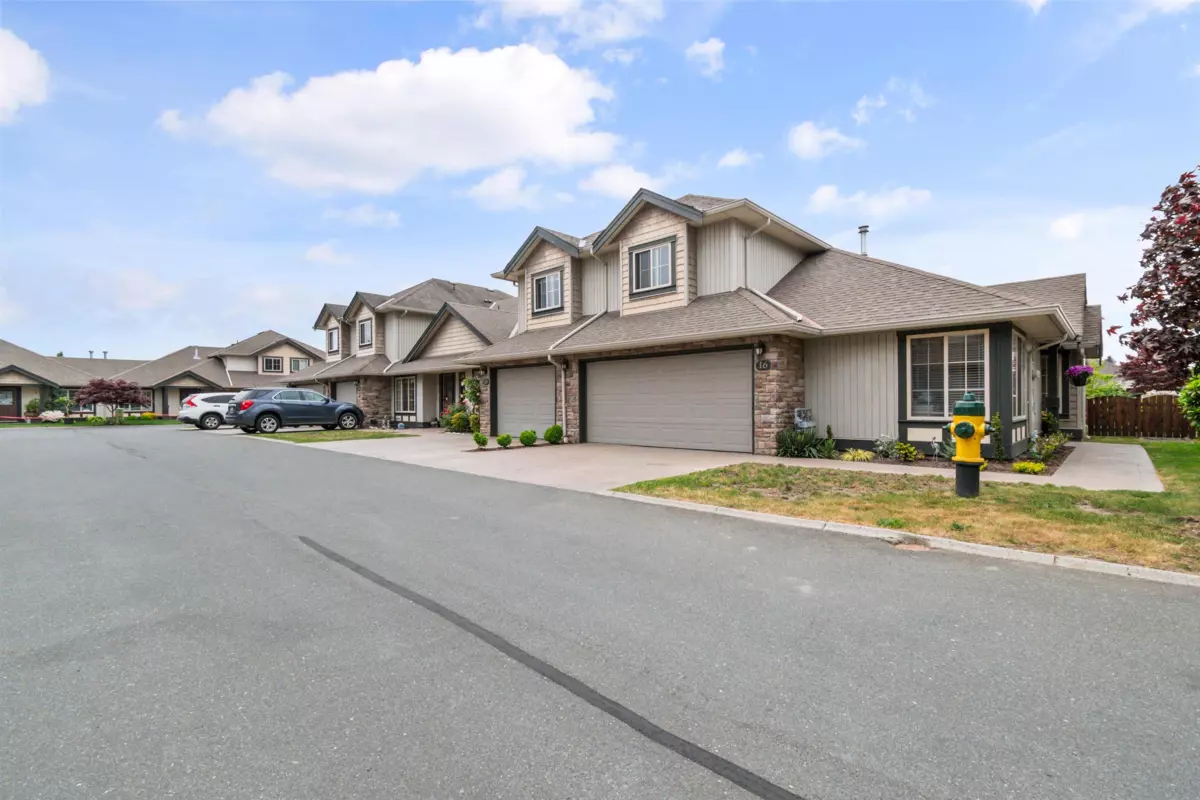 Living Room Photo of 16 6449 Blackwood Lane, Chilliwack, BC