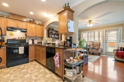 Kitchen Island Photo of 16 6449 Blackwood Lane, Chilliwack, BC