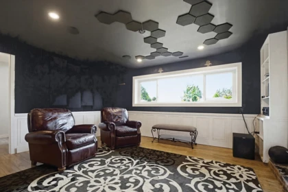 Entry Foyer Photo of 7348 Terepocki Crescent, Mission, BC