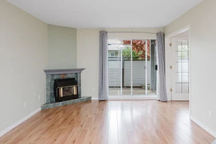 4 689 Park Road, Gibsons, BC, Gibsons — Apartment/Condo for sale