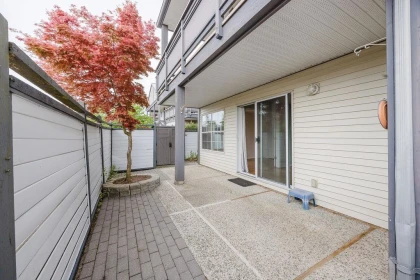 Walk-In Closet Photo of 4 689 Park Road, Gibsons, BC
