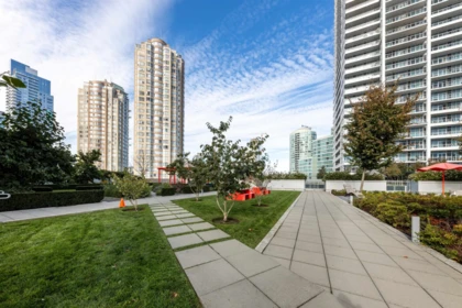 Front Yard Photo of 2110 4670 Assembly Way, Burnaby, BC