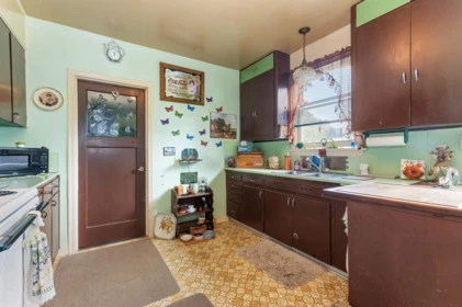 Walk-In Closet Photo of 41793 Yarrow Central Road, Yarrow, BC