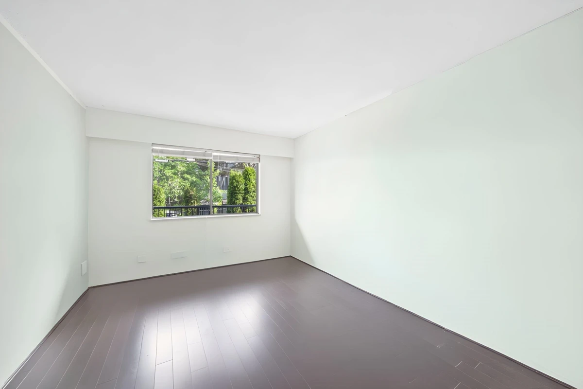 Dining Area Photo of 205 1585 E 4th Avenue, Vancouver, BC