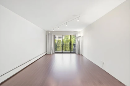 205 1585 E 4th Avenue, Vancouver, BC, Vancouver — Apartment/Condo for sale