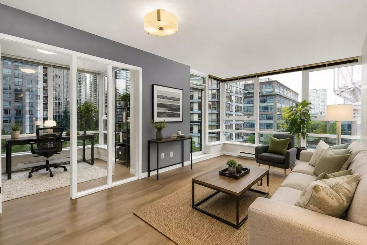Living Room Photo of 808 939 Expo Boulevard, Vancouver, BC
