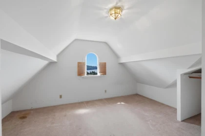 Mudroom Photo of 1013 Duchess Avenue, West Vancouver, BC