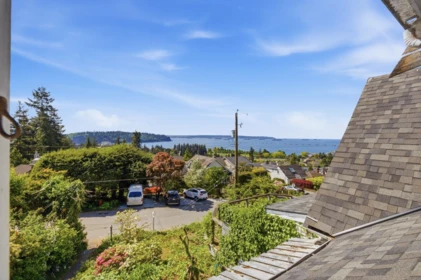 Office / Den Photo of 1013 Duchess Avenue, West Vancouver, BC