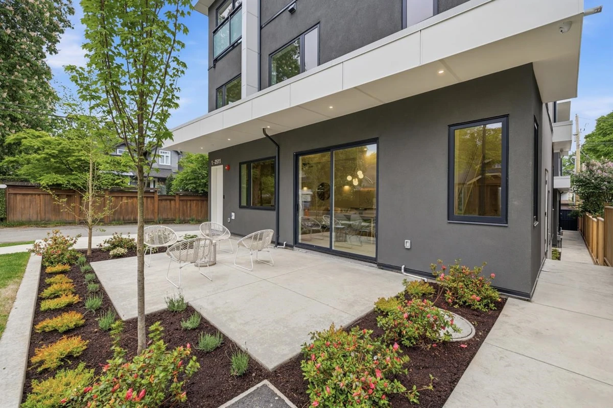 Living Room Photo of 1 2511 Kitchener Street, Vancouver, BC