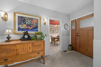Entry Foyer Photo of 8054 Sykes Street, Mission, BC