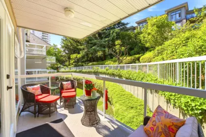 Kitchen Island Photo of 38 72 Jamieson Court, New Westminster, BC