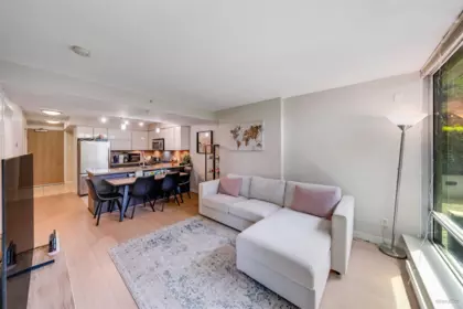 Kitchen Island Photo of 503 6733 Buswell Street, Richmond, BC