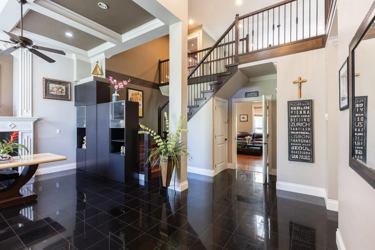 Family Room Photo of 9766 160a Street, Surrey, BC