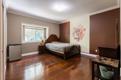 Powder Room Photo of 9766 160a Street, Surrey, BC