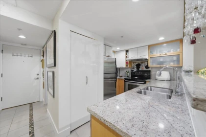 Guest Bathroom Photo of 310 2137 W 10th Avenue, Vancouver, BC