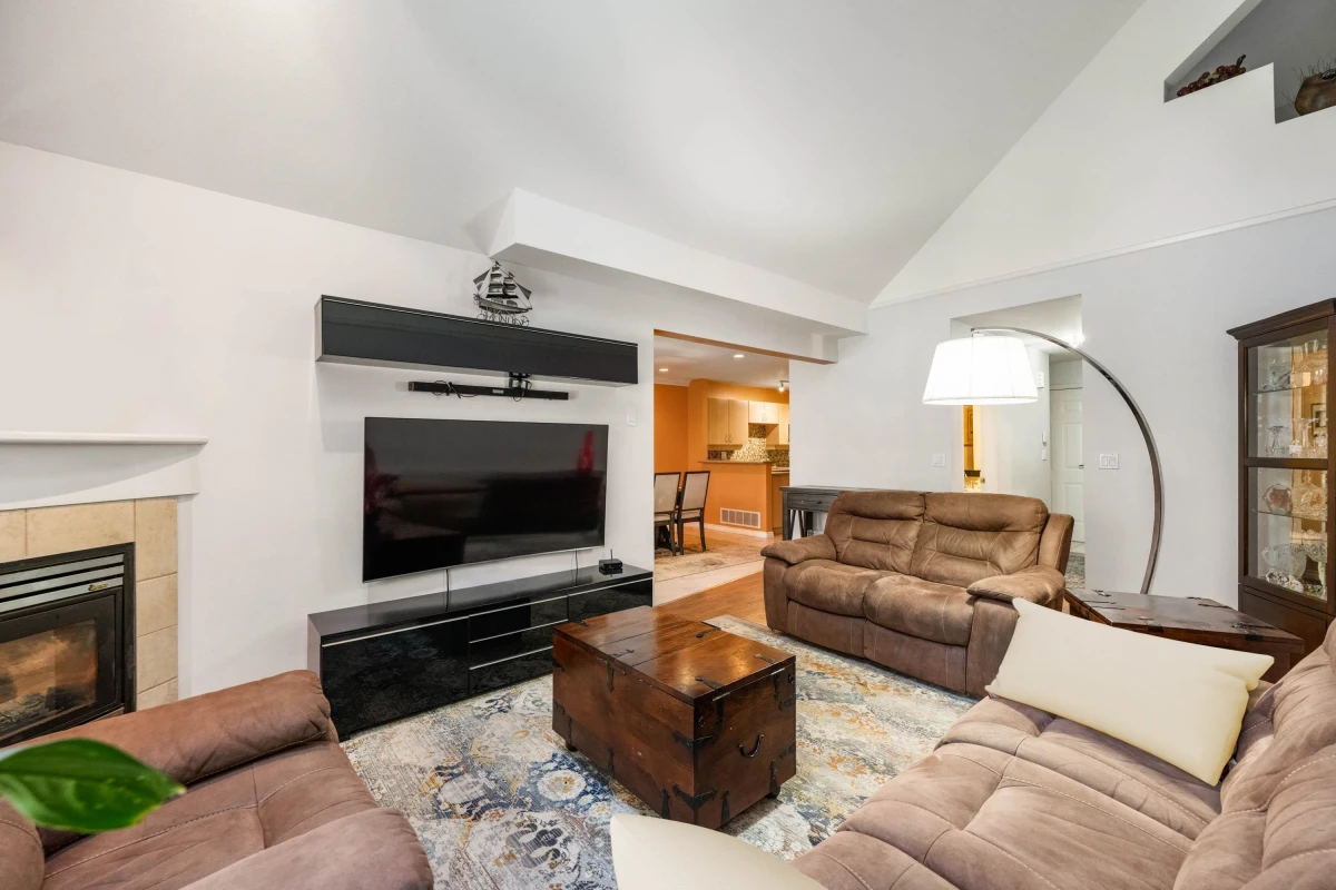 Dining Area Photo of 57 13918 58 Avenue, Surrey, BC