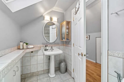 Mudroom Photo of 433 W 18th Avenue, Vancouver, BC