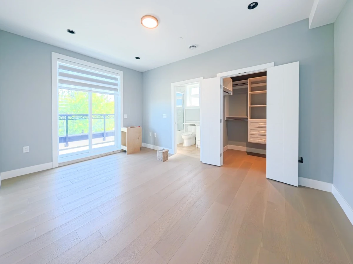 Dining Area Photo of 2 2557 W King Edward Avenue, Vancouver, BC
